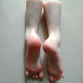 1 pāris meitenes kājām seksa lelle Spilgti reāli sexy mīlestība lelles meiteņu kājām teļu footfetish dievkalpojumu rotaļlietas elastīga balta āda