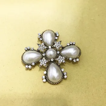 Skaits 5 Pērle Vintage Slavenā Luksusa Zīmola Rotaslietas Dizainers CC Broša Adatas Urbis Sieviešu Džemperis Kleita valentīna diena dāvanu