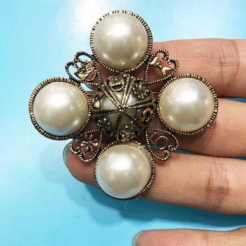 Skaits 5 Pērle Vintage Slavenā Luksusa Zīmola Rotaslietas Dizainers CC Broša Adatas Urbis Sieviešu Džemperis Kleita valentīna diena dāvanu