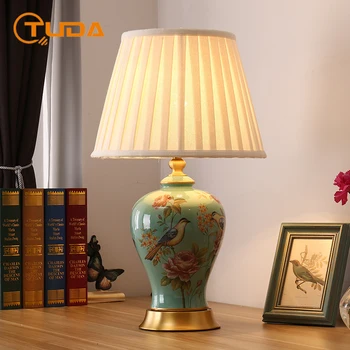 TUDA Amerikāņu Galda Lampas Guļamistabas Gultas Lampa Jaunu Ķīniešu Stilā Eiropas Stila Krāsotas Ziedu un Putnu Keramikas Galda Lampas