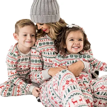 Ziemassvētku Pidžamu Nighty Ģimenes Kostīmi Ar Elka Koka Nightclothes Drukāšanas Garas Piedurknes Garas Bikses Rudens Ģimenes Ziemassvētki Sleepwear