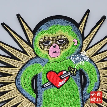 Šifrētu versija otrādi green monkey liels stiepļu plāksteris uzlīme mērkaķis viena bultiņa valkāt sirds izšuvumus, aplikācijas